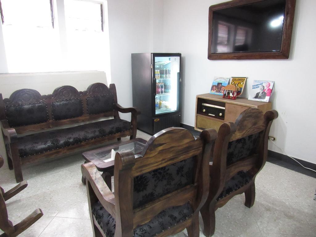 Hostal Internacional Bogota Bagian luar foto