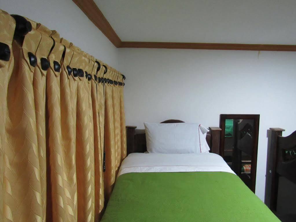 Hostal Internacional Bogota Bagian luar foto